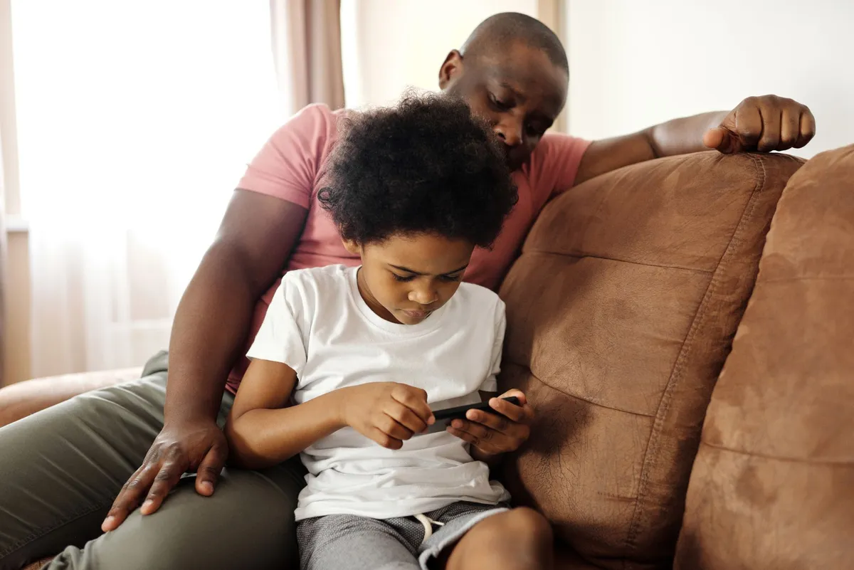 À partir de quel âge initier son enfant à l'intelligence artificielle ?