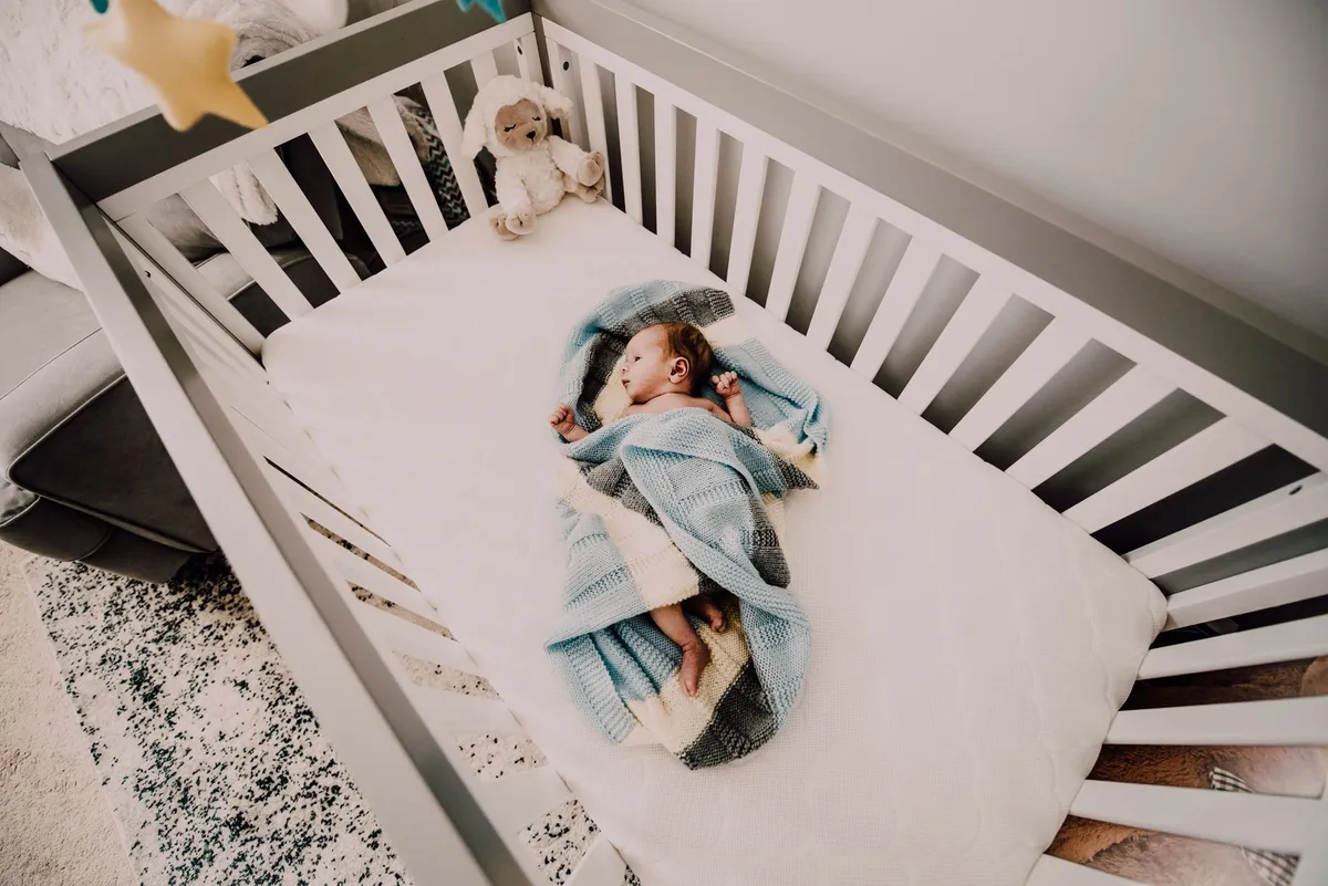 Bébé ne fait pas ses nuits : 8 pistes douces qui aident vraiment