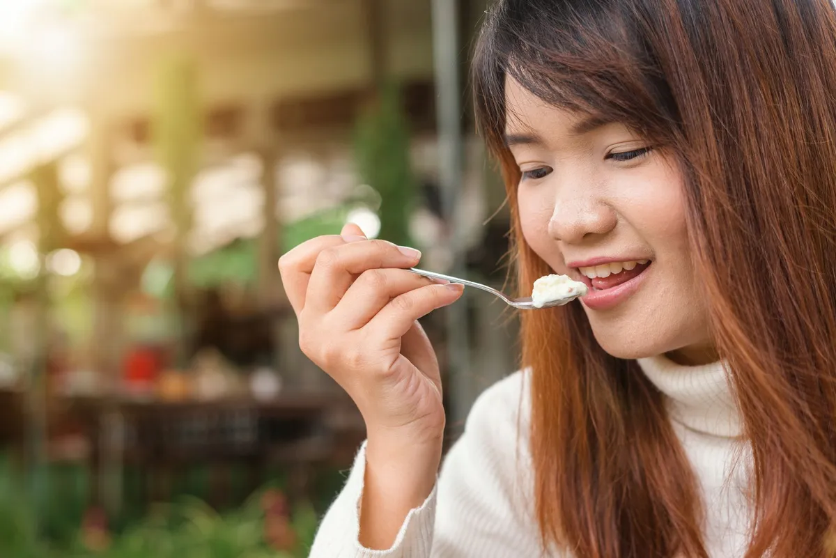 Calcium et alimentation de bébé : besoins, laitages et alternatives