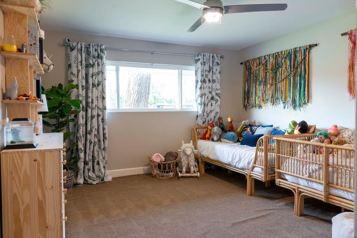 Chambre Montessori : aménager un espace au sol évolutif