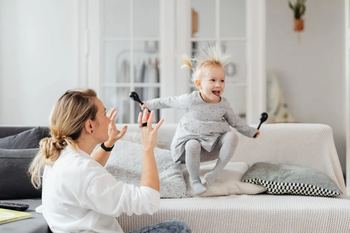10 comptines à gestes pour les tout-petits (avec les mouvements)
