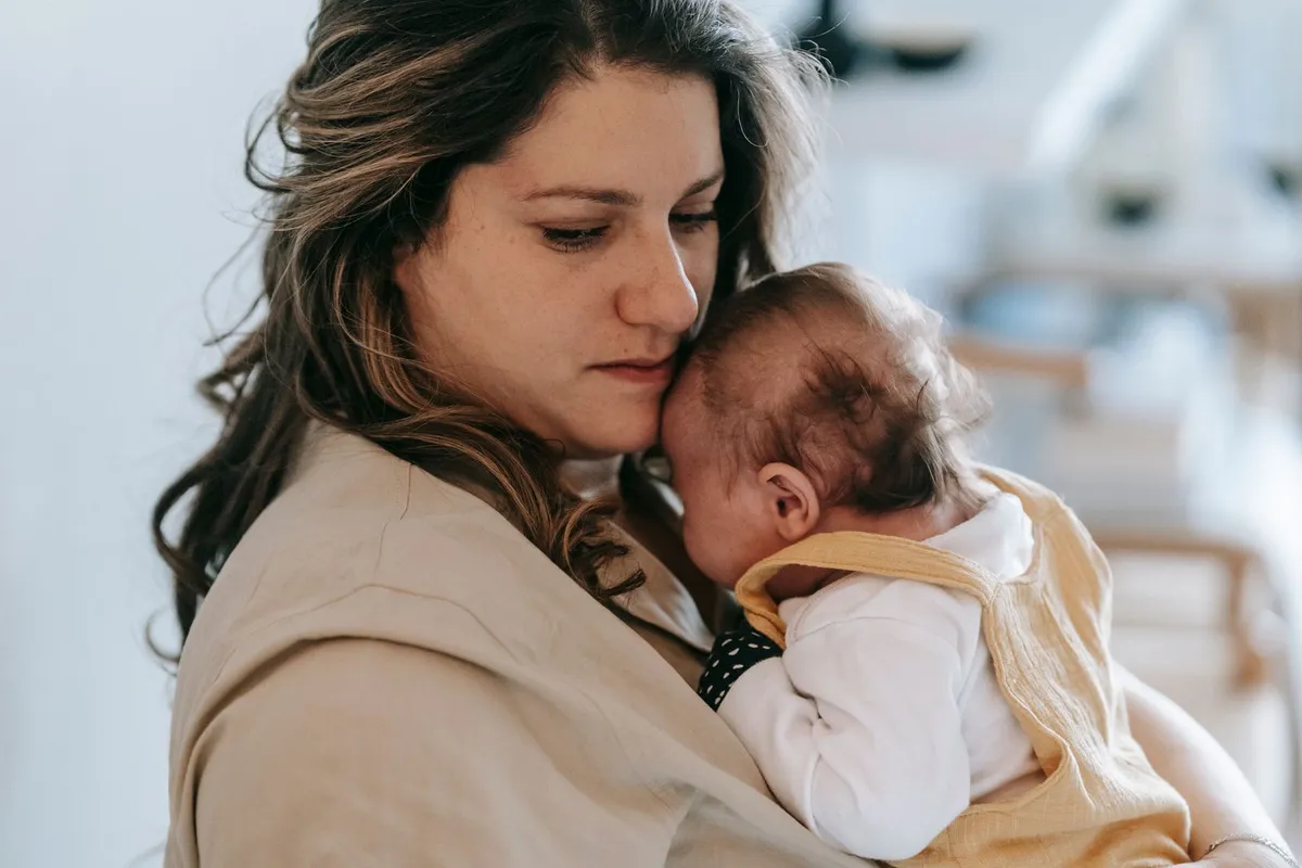 Fièvre de bébé : que faire, comment la soulager et quand s'inquiéter